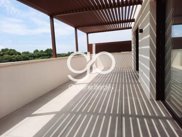 Grand Appartement Luxueux 3 Pièces avec 2 Terrasses à Castri
