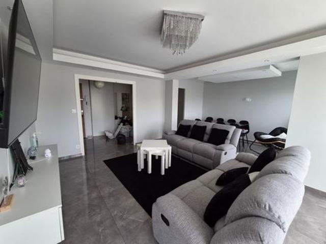 Grand appartement rénové avec balcons et suite parentale