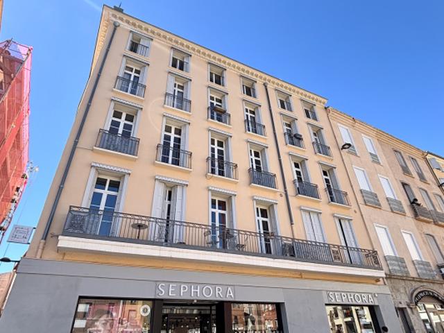 Grand appartement sur la Place de la République à Perpignan