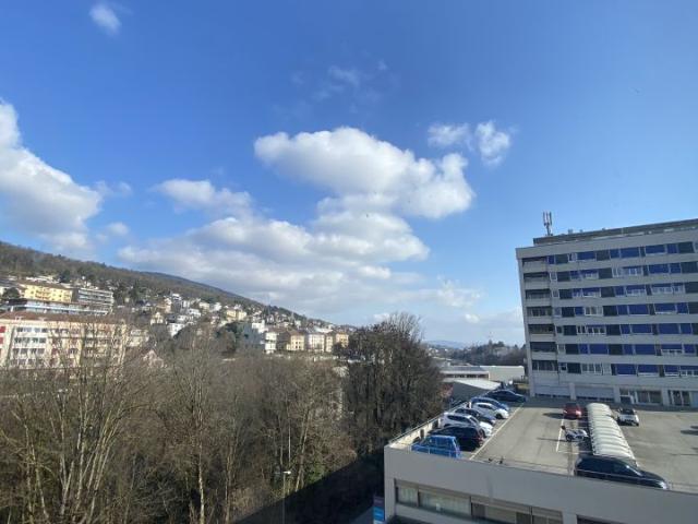 Grand bureau a Neuchatel / cabinet medical | dreamo. Ch