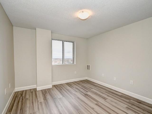 Grand Central Place Apartments 2 Bedroom Apartment for Rent at 330 Talbot St, St Thomas, ON N5P 4E1