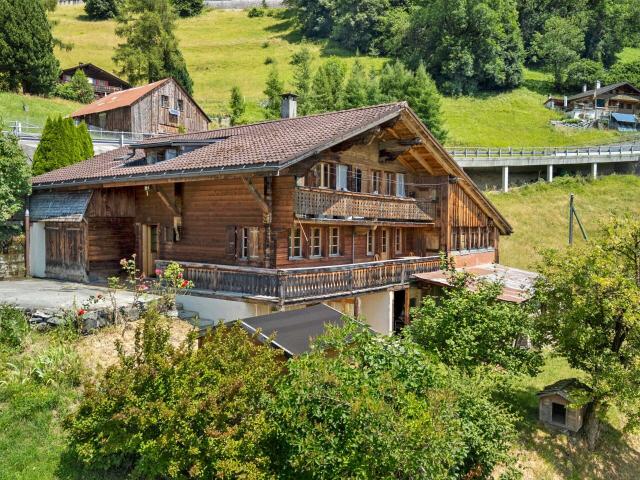 Grand Chalet de 7 pièces en campagne | dreamo. Ch
