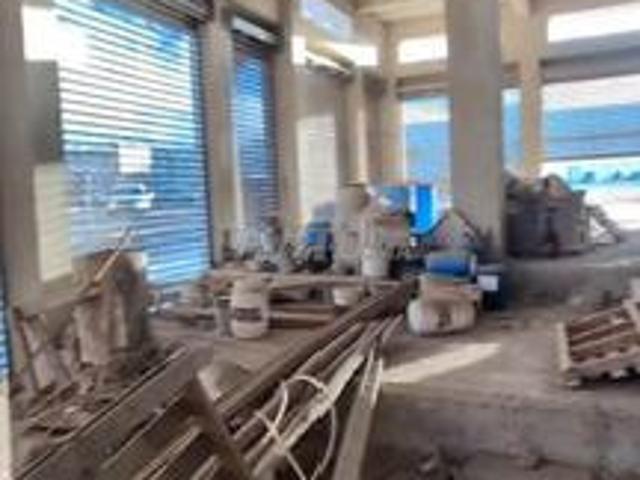Grand Commerce à vendre 330 mètres carrés