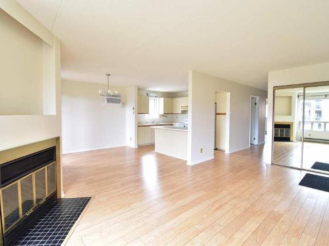 Grand condo 4 1/2 à louer à Pierrefonds