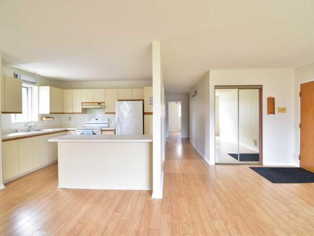 Grand condo 4 1/2 à louer à Pierrefonds