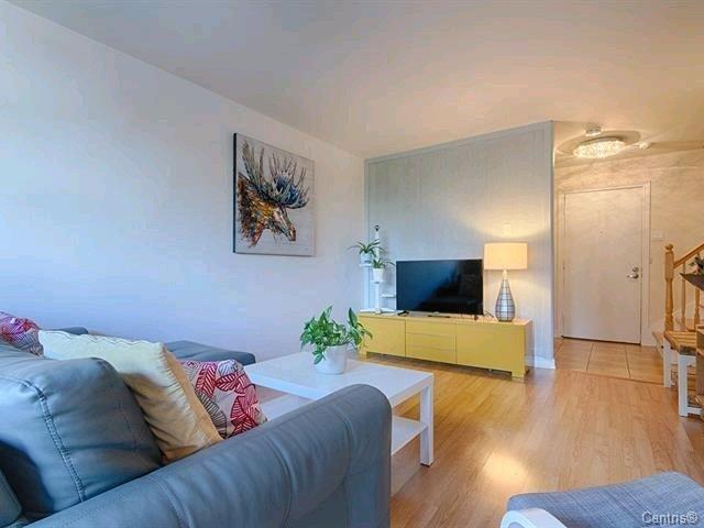 Grand condo 3 chambres 1.5 sdb à louer