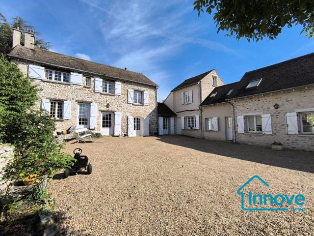 Grand corps de ferme 290 m² La Plagne Guerville