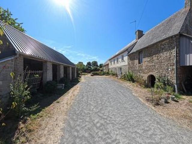 Grand corps de ferme, grande parcelle de 9800 m2