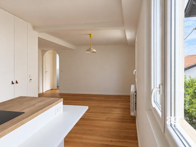 GRAND DEUX PIECES CONTEMPORAIN