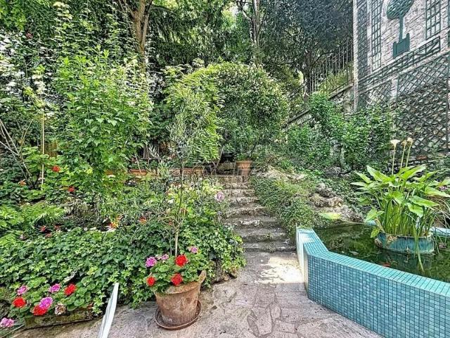 GRAND DUPLEX FAMILIAL AVEC 200 M² DE JARDIN