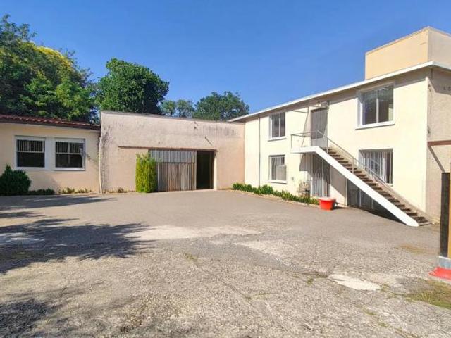 Grand ensemble Maison +hangar + dépendance+ piscine