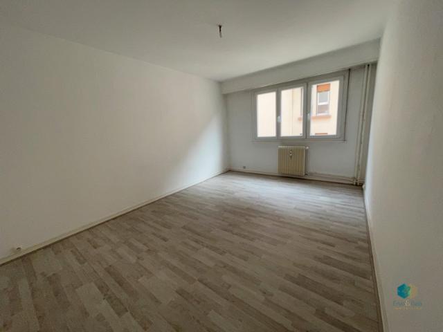 Grand et beau T2 de 49,32 m² Place Mathias Mérian STRASBOURG