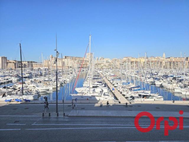 Grand et beau Type 3 sans vis à vis avec vue imprenable sur le Vieux Port