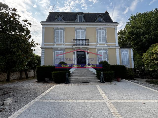 Grand F3 rénové COULOMMIERS CENTRE