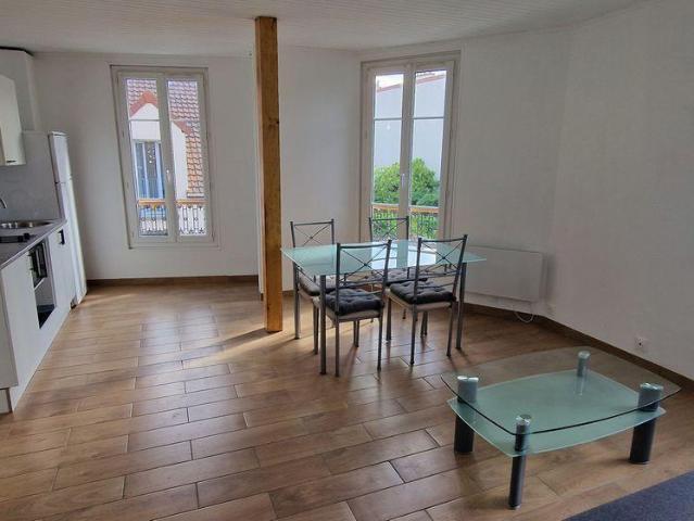 Grand F2 Fontenay proche Village