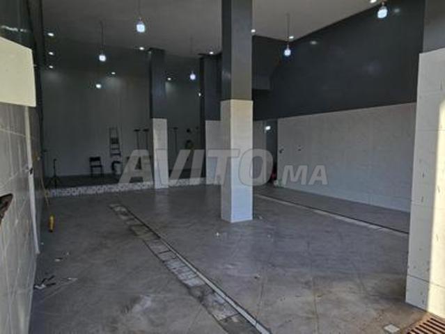 Grand Garage Bien Aménagé 84 m²