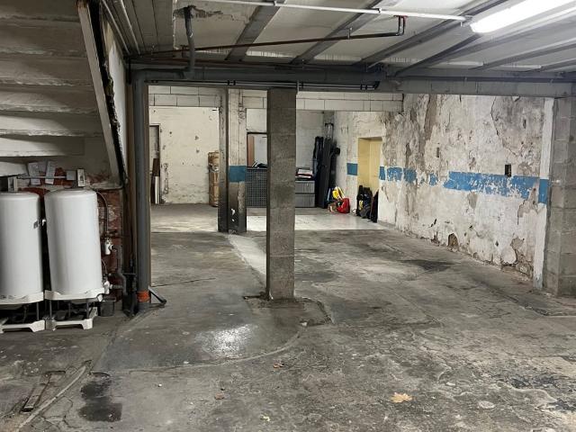 Grand garage de 123 m² 123m² Narbonne