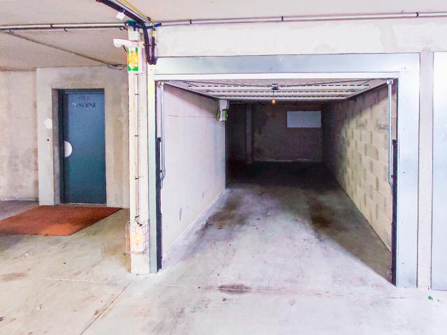 Grand Garage + Piscine Prado Verde