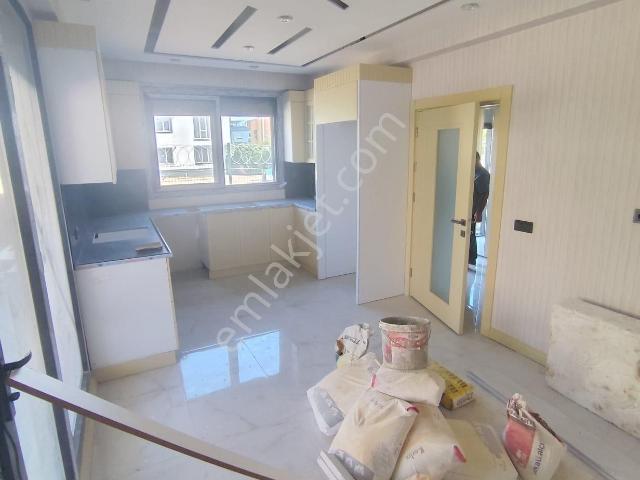 Grand Gruop'tan Dübleks 4+1 Satılık Villa