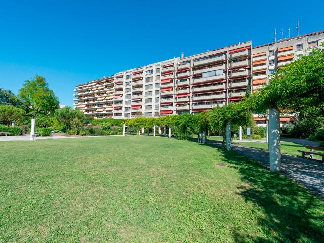 Grand Lancy Überdachter Parkplatz