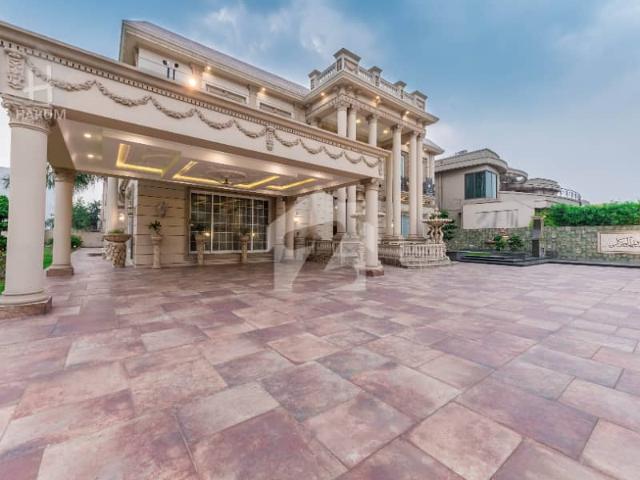 Grand Living 1 Kanal Lawn + 1 Kanal Covered Ultra Spanish House For Sale In DHA Phase 7