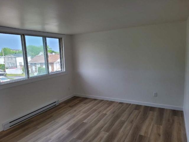 Grand logement 5½ spacieux et bien entretenu à louer – Spacious & Well Maintained 5½ Apartment for Rent – Blainville