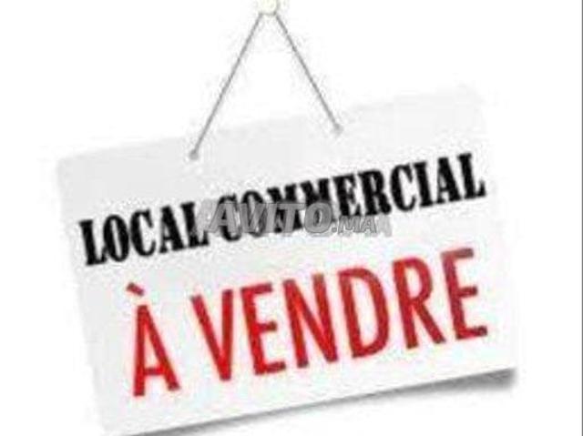 Grand magasin 588m à vendre