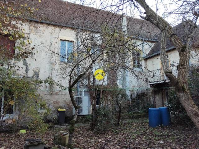 SPACIEUSE MAISON A PROX COMMERCES