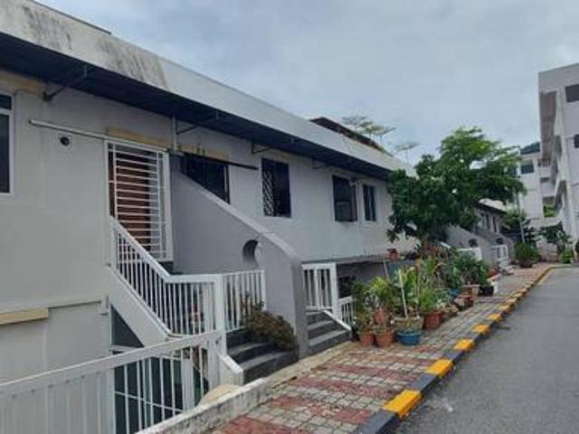 Grand Ocean Town House 4 Car Parks Tanjung Bungah WORTH BUY