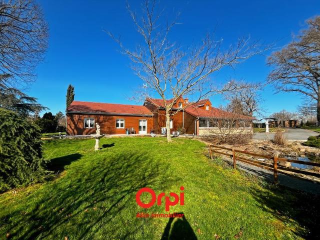 Grand pavillon à vendre sur terrain arboré 244m² Doyet