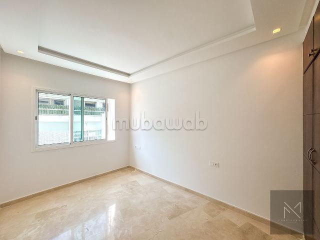 Grand Studio Guthier, Rénové, Salle de Bain Neuve, Parking Inclus, 7 500 DH/mois