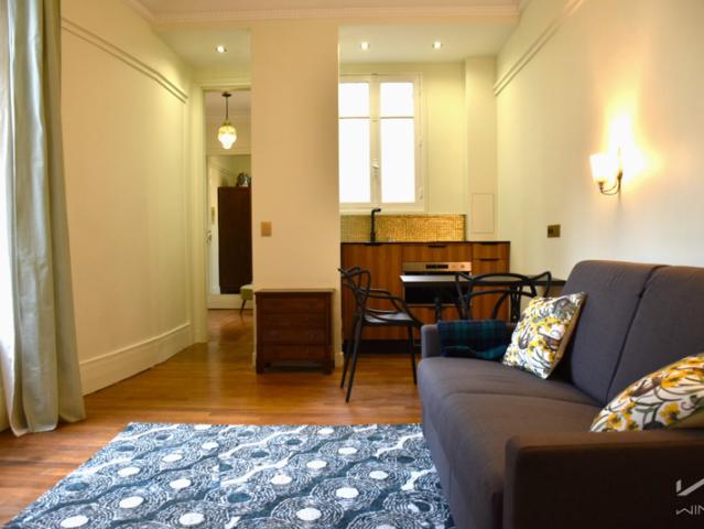 Grand studio à côté de Champs Élysées Paris 8