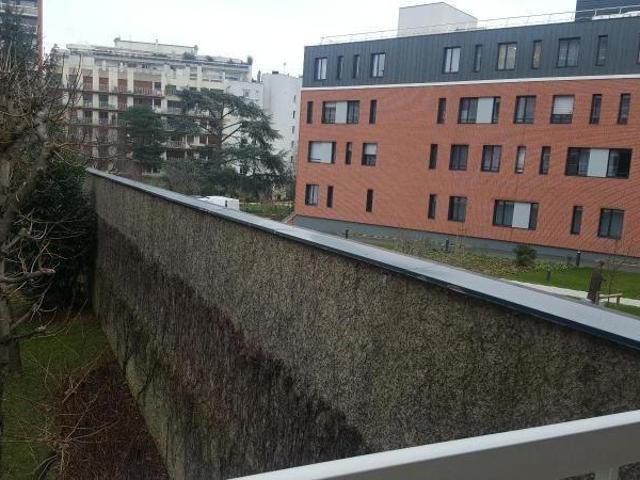 Grand studio avec balcon Paris 12ème