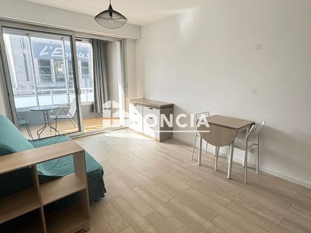Grand studio avec parking à deux pas de la plage