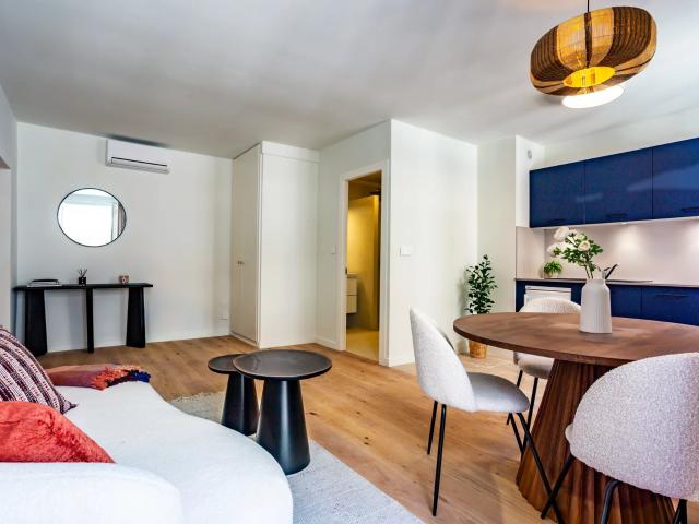 Grand Studio Balcon Proche Place Massena 30m² Nice