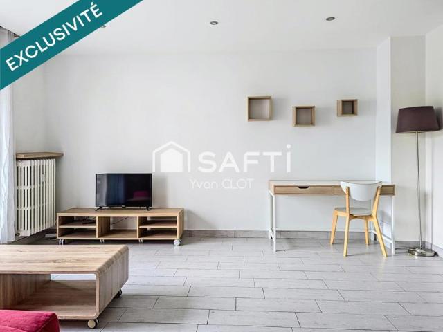 Grand studio de 32m² rénové, lumineux et entièrement meublé