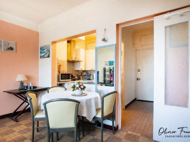 GRAND STUDIO DE 36 M² EN DERNIER ETAGE PROCHE PLAGES A PIEDS