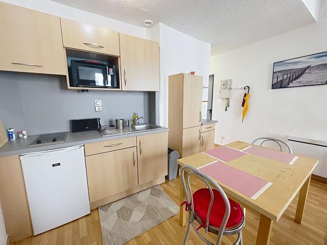 Grand studio entièrement équipé en plein centre rue de la Verrerie
