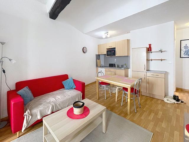 Grand studio entièrement équipé en plein centre rue de la Verrerie