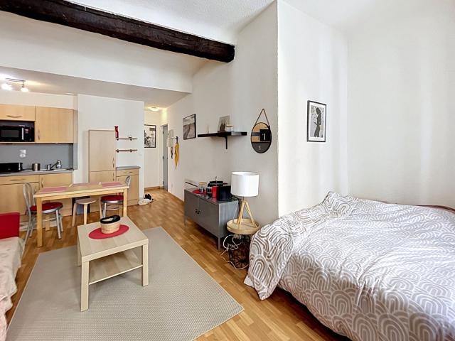 Grand studio entièrement équipé en plein centre rue de la Verrerie