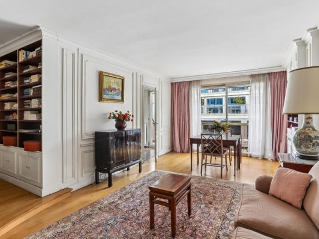 Grand studio – Etage élevé – Palais de l'Elysée
