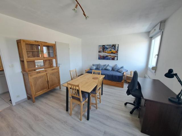 Grand studio meublé en résidence Avenue de Paris