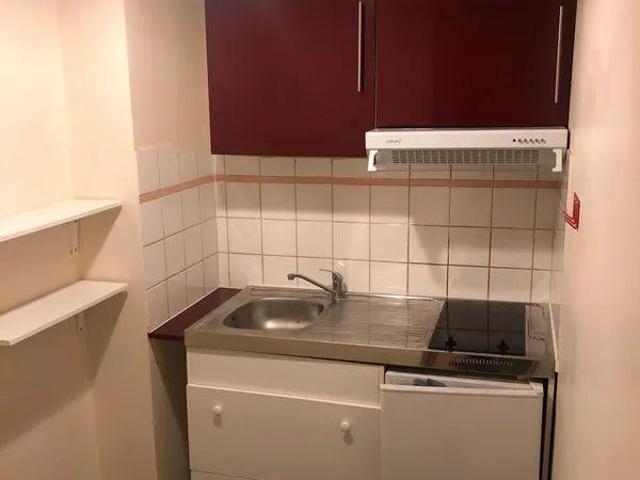 Grand studio meublé 27 m² à Bordeaux Nansouty