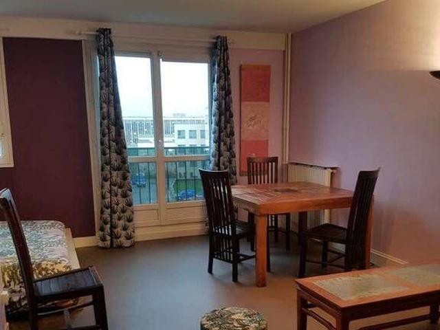 Grand studio meublé 37m² proche RER B Laplace