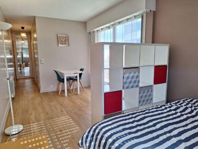 Grand studio meublé 32m² avec grand balcon