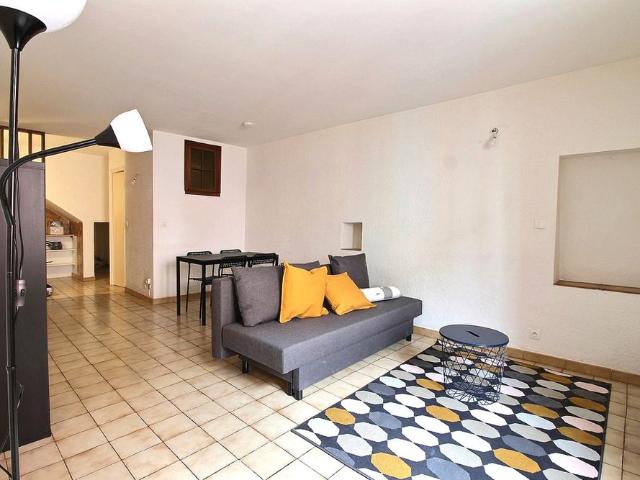 Grand studio meublé