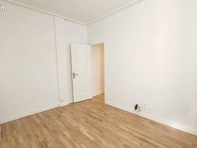 Grand studio Paris 15ème