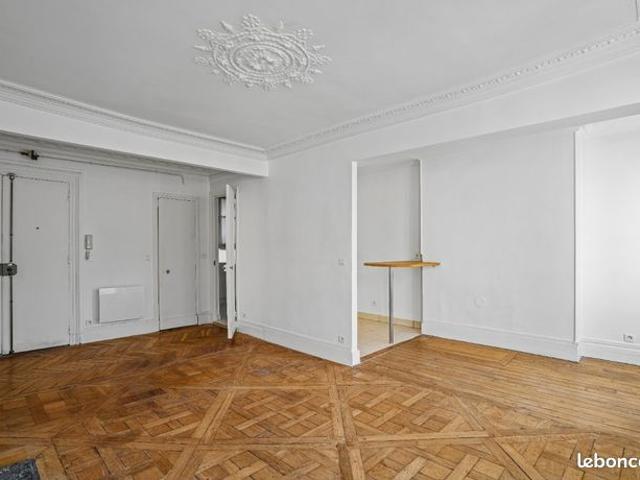 GRAND STUDIO Quartier Opéra Paris 2ème