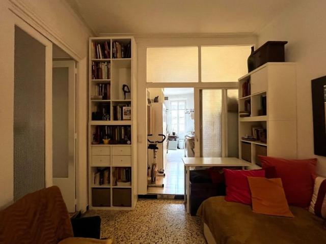 Grand studio quartier Roquette