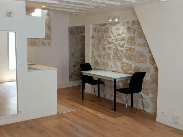 Grand studio rue du Pont aux Choux